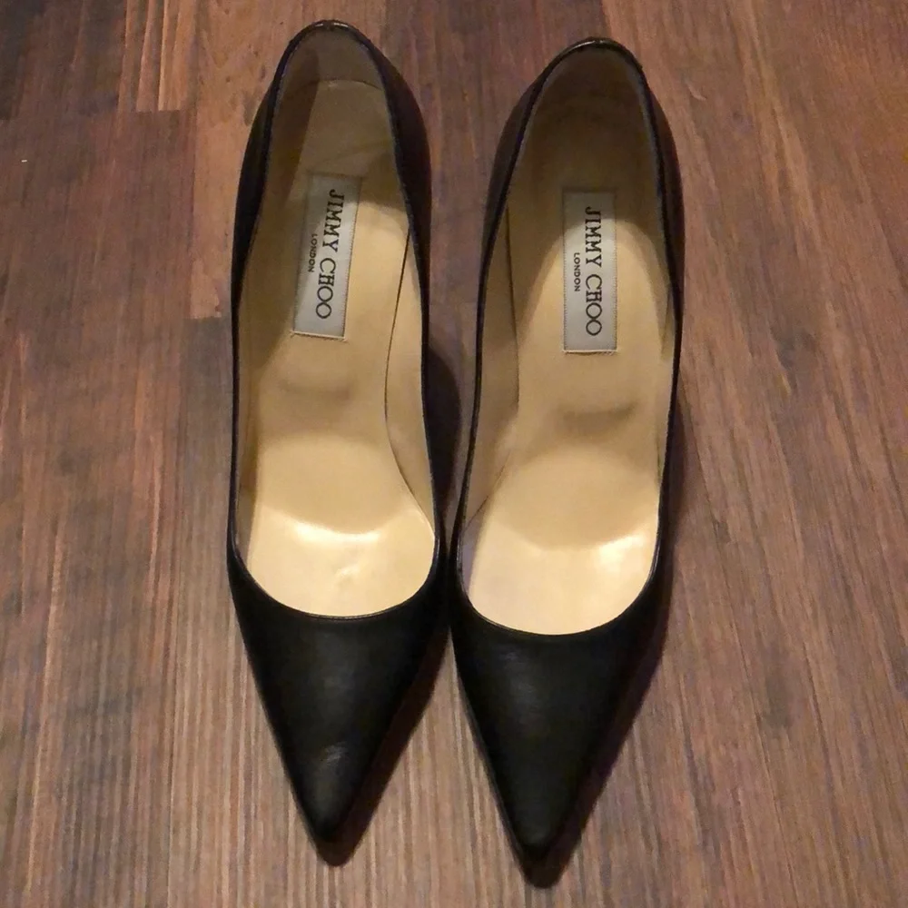 Jimmy Choo reposhing this